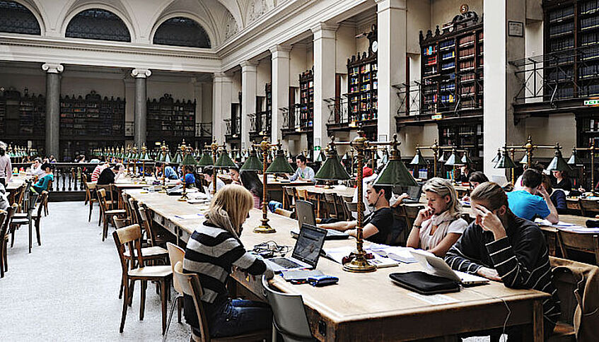 Großer Lesesaal of the University of Vienna.